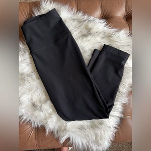 Mondetta Performance Gear Black High Waisted Capri Leggings Size Medium